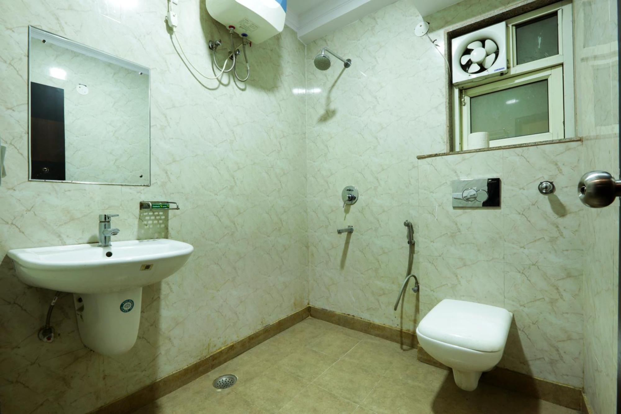Hotel Sky View At Airport New Delhi Exterior foto