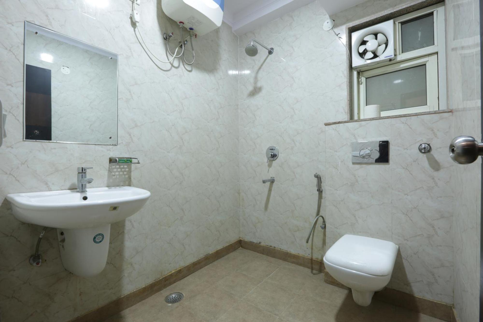 Hotel Sky View At Airport New Delhi Exterior foto